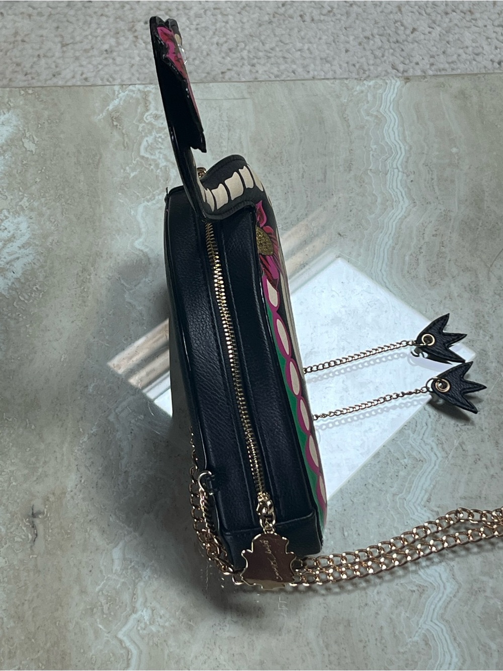Betsey Johnson BETSEYVILLE Flamingo Sugerskull Crossbody glow in the dark! - Picture 4 of 10
